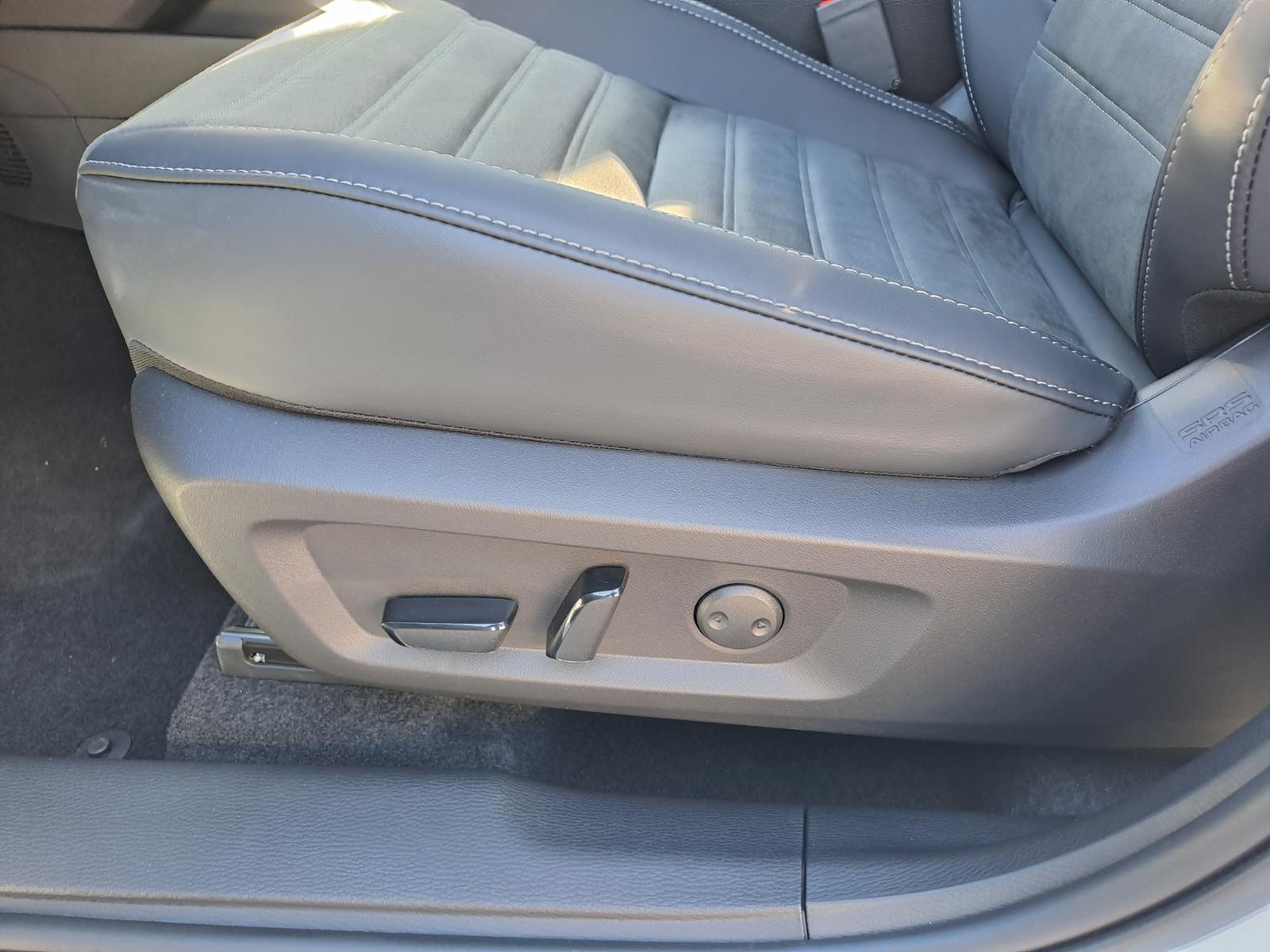 Mitsubishi Outlander Plug-In Hybrid 2.4 4WD Intro Edition