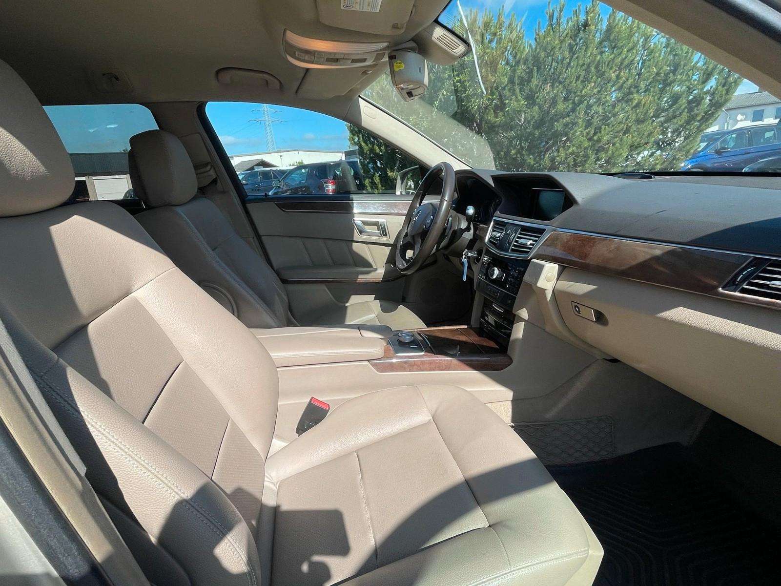 Mercedes-Benz E200 2012 — photo 15