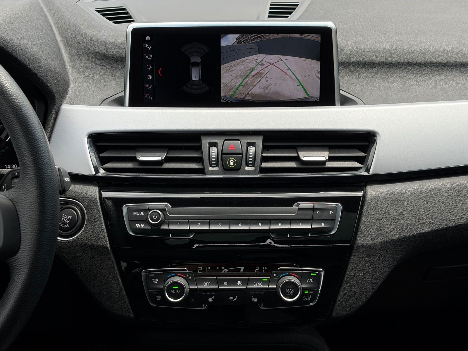 Fahrzeugabbildung BMW X1 sDrive 20d Temp. AHK PANO LED CAM KZG CarPlay
