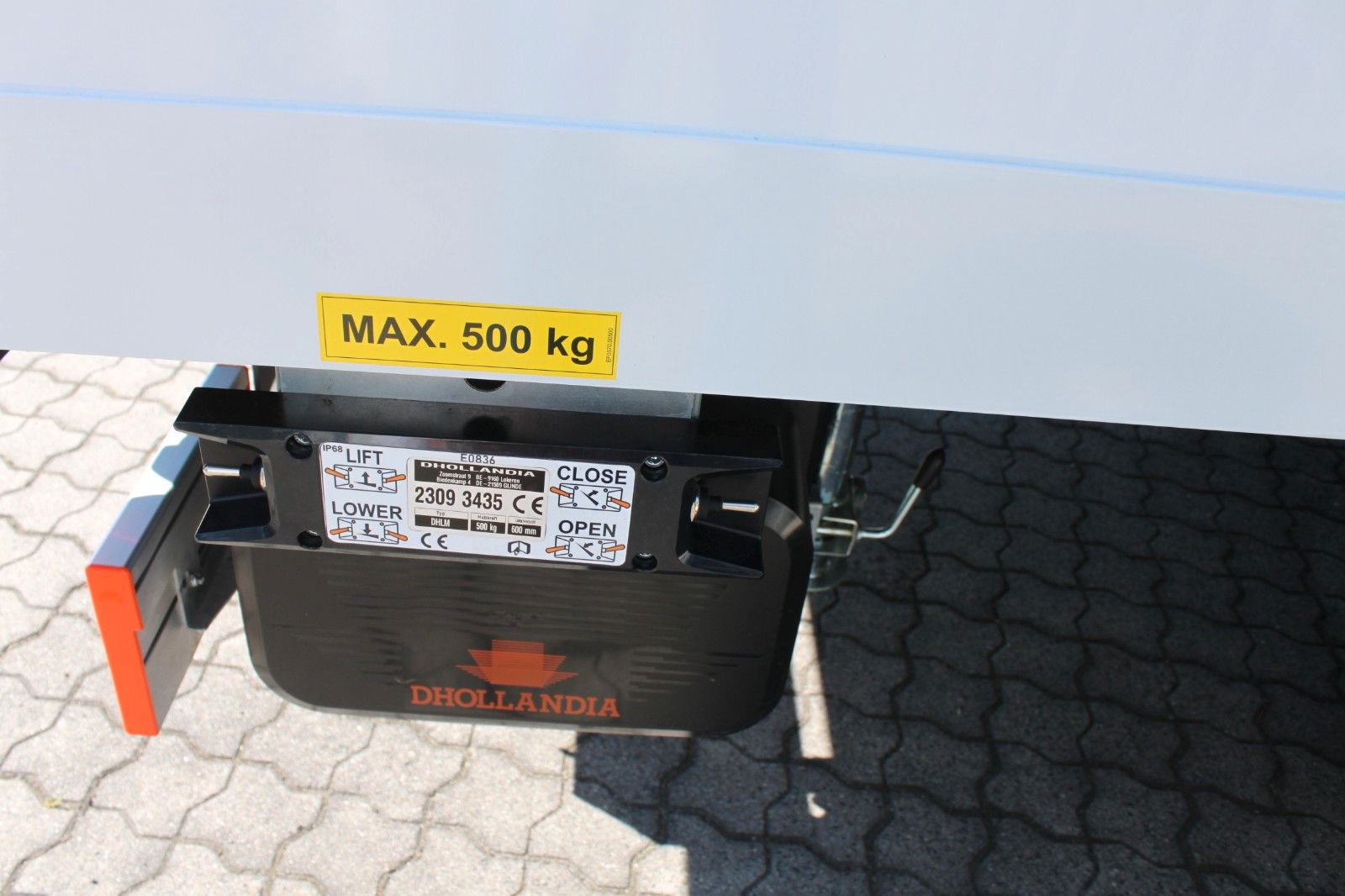 Fahrzeugabbildung Iveco Daily 35S16A8 Koffer mit Lbw 500 kg