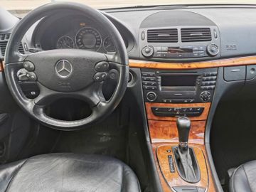 Mercedes E 280 - 12