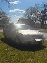 Toyota Avensis T25 - AHK - TÜV 04/28 - Toyota Avensis aus 2004: Kombi