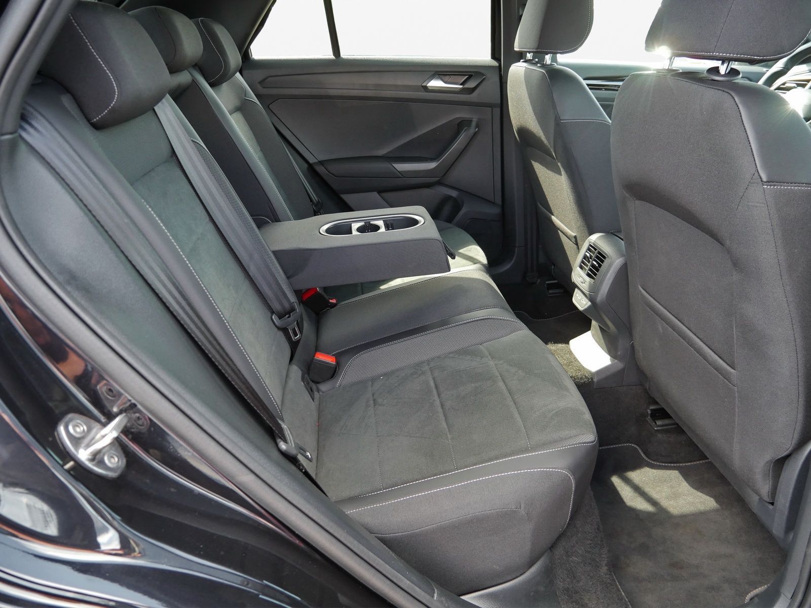 Volkswagen T-Roc - Bild 16