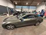 Mercedes-Benz E 200 CGI Coupé, Leder Panormadach - Mercedes-Benz E 200: Coupe, Cgi