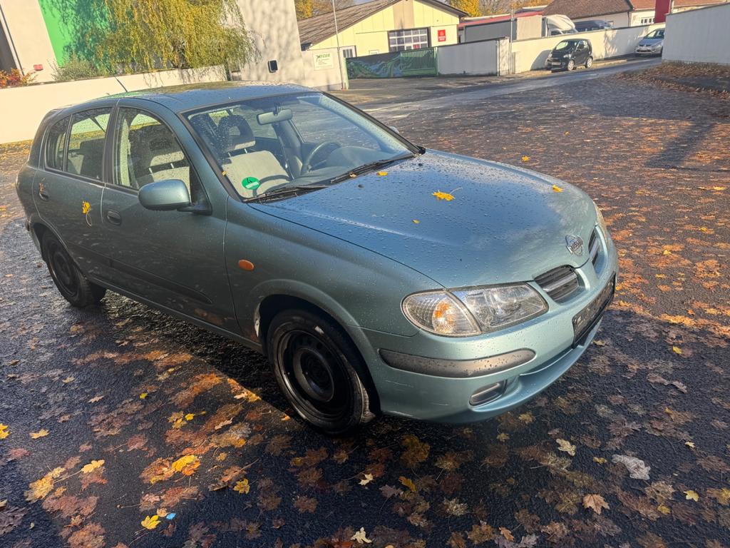 Nissan Almera
