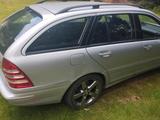 Mercedes-Benz MERCEDES 320 CDI - gebrauchte Mercedes-Benz C 320 aus dem Jahr 2005