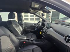 Fahrzeugabbildung B 180 Edition Navi LED Klimaautom Fahrerprofil S