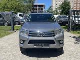 Toyota Hilux 2.4 Double Cab Comfort 4x4 *Klima*HARDTOP* - graue Toyota Hilux