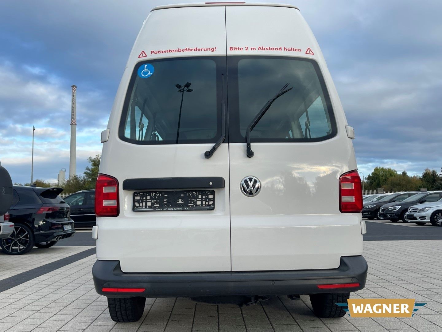 Fahrzeugabbildung Volkswagen T6 Kombi Hochdach lang 2.0 TDI 5-Sitzer