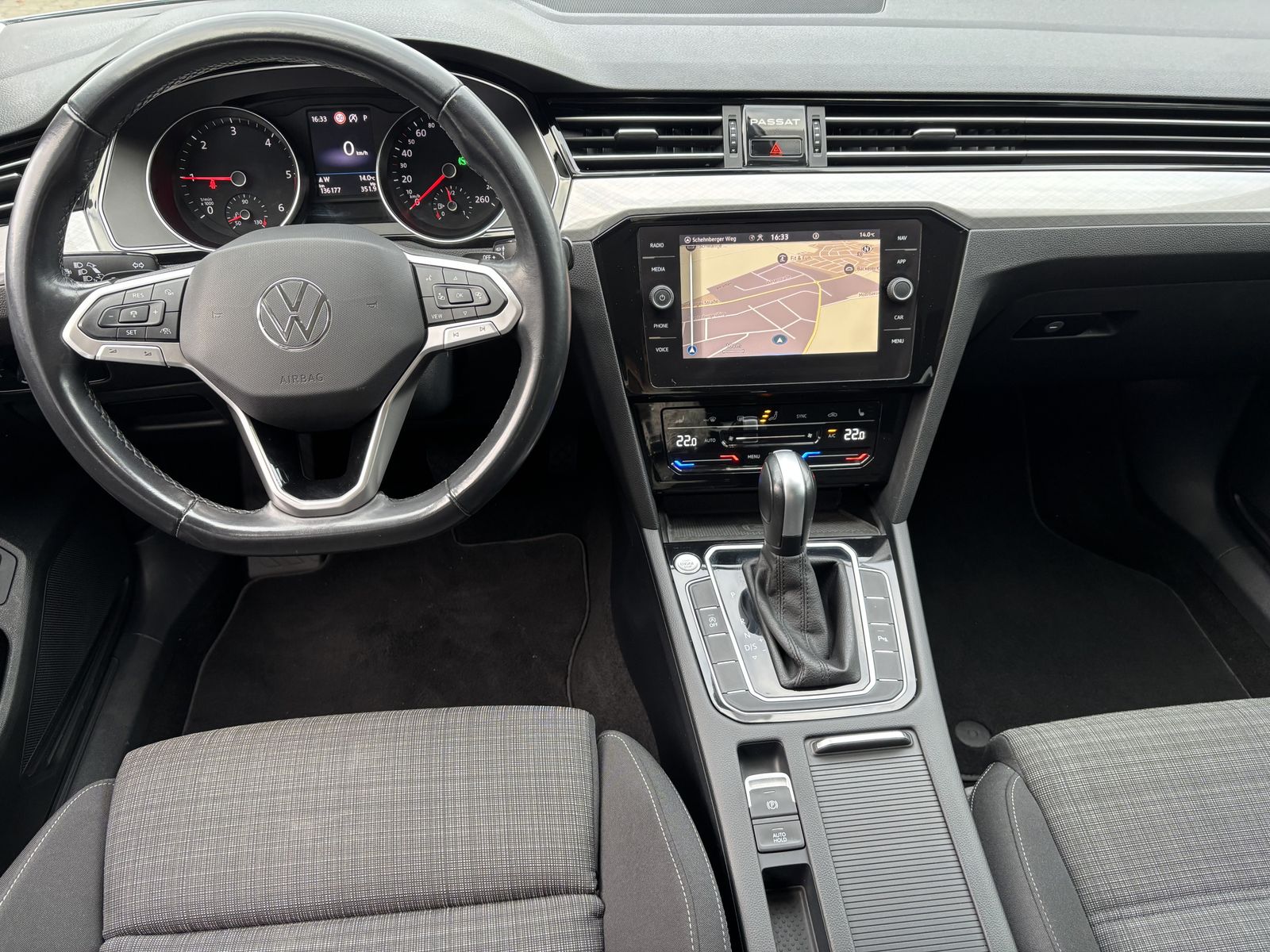 Fahrzeugabbildung Volkswagen Passat Variant 2.0 TDI DSG Business NAV+LED+AHK