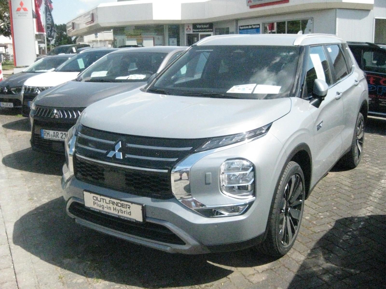 Mitsubishi Outlander Plug-in Hybrid Select