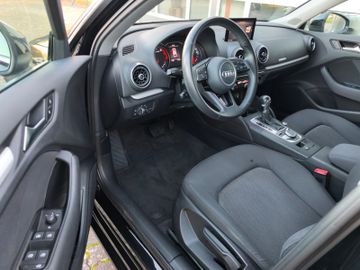 Audi A3 1.4 TFSI ultra S-tro*Bi-Xen*Navi*Alu*SHZ*PDC*