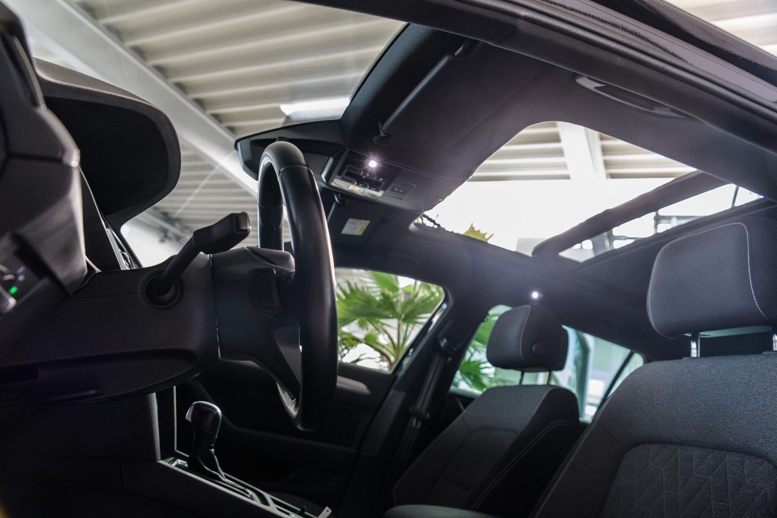 Fahrzeugabbildung Volkswagen Passat Business 2.0 TDI +Massage +Pano *Kamera