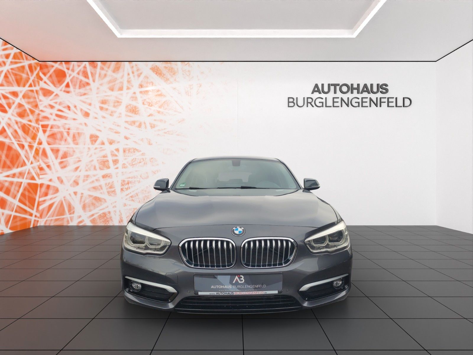 Fahrzeugabbildung BMW 116 d Urban Line ! LED ! PDC ! NAVI !