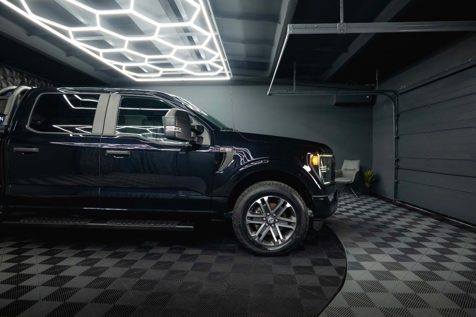 Fahrzeugabbildung Ford F150 5.0L V8 4x4 Offroad  SuperCrew RAPTOR 19%