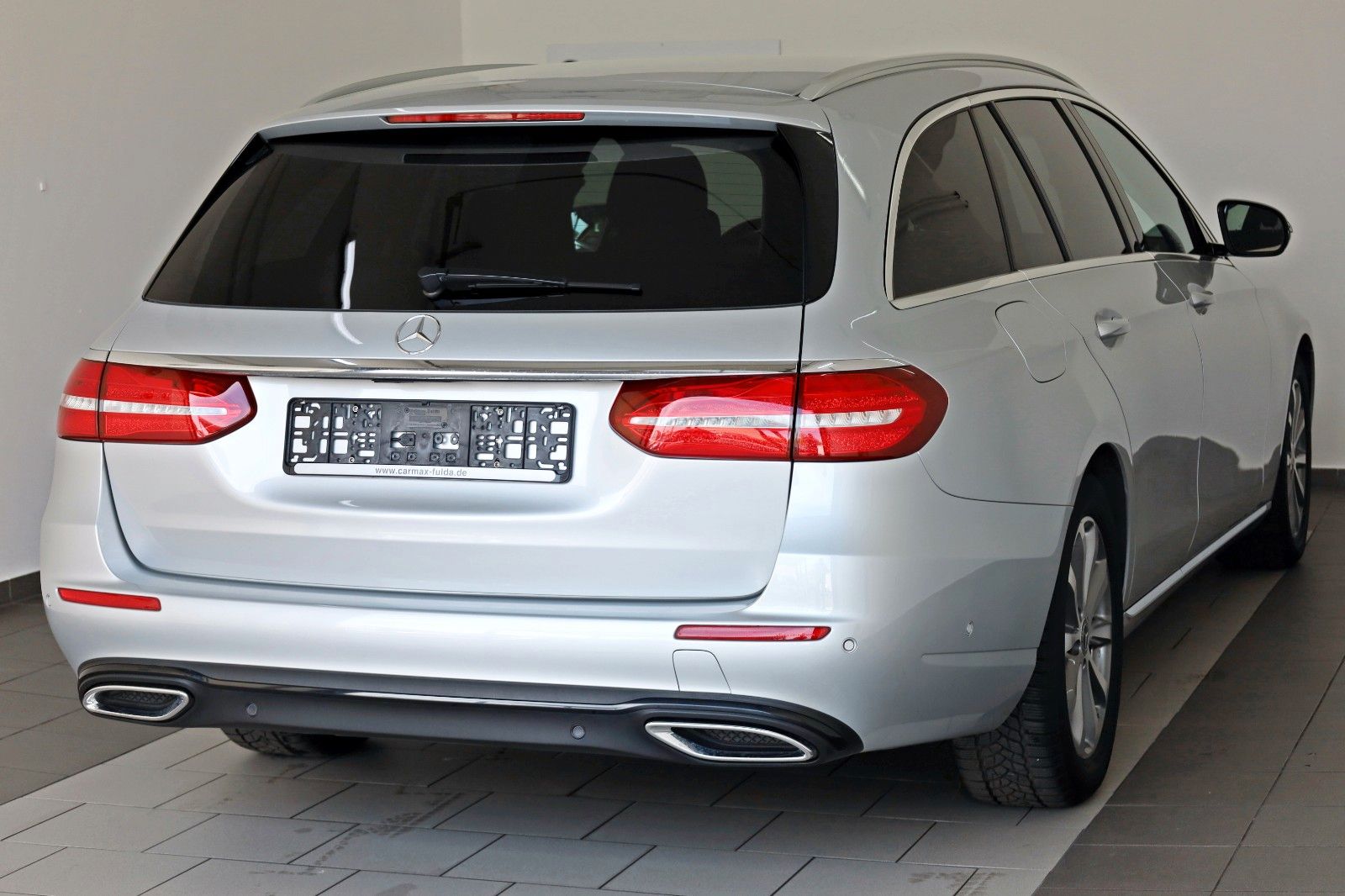 Fahrzeugabbildung Mercedes-Benz E 220d, Avantgarde, Leder,Navi,LED,SH,Kamera,AHK