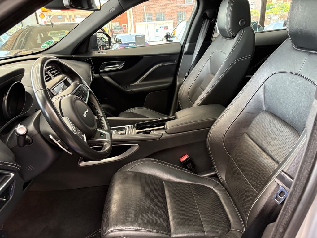 Jaguar F-Pace - Bild 12