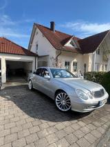 Mercedes-Benz E 320 AVANTGARDE Avantgarde - Mercedes-Benz E 320 aus 2004 mit Benzin-Antrieb: Limousine