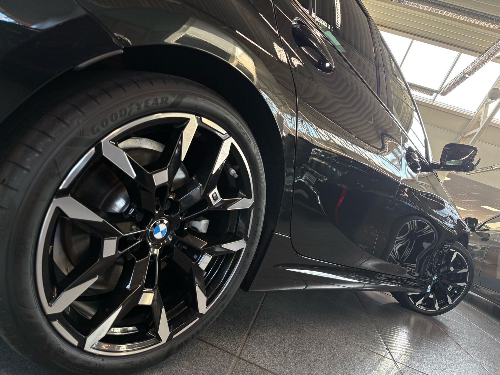 BMW 330 - Bild 3