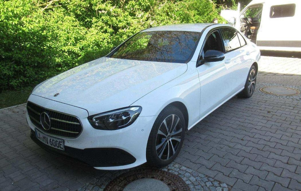 Fahrzeugabbildung Mercedes-Benz E 300de 9G Avan LED/NAVI/VIRTU/ACC/BURME/STANDHZ