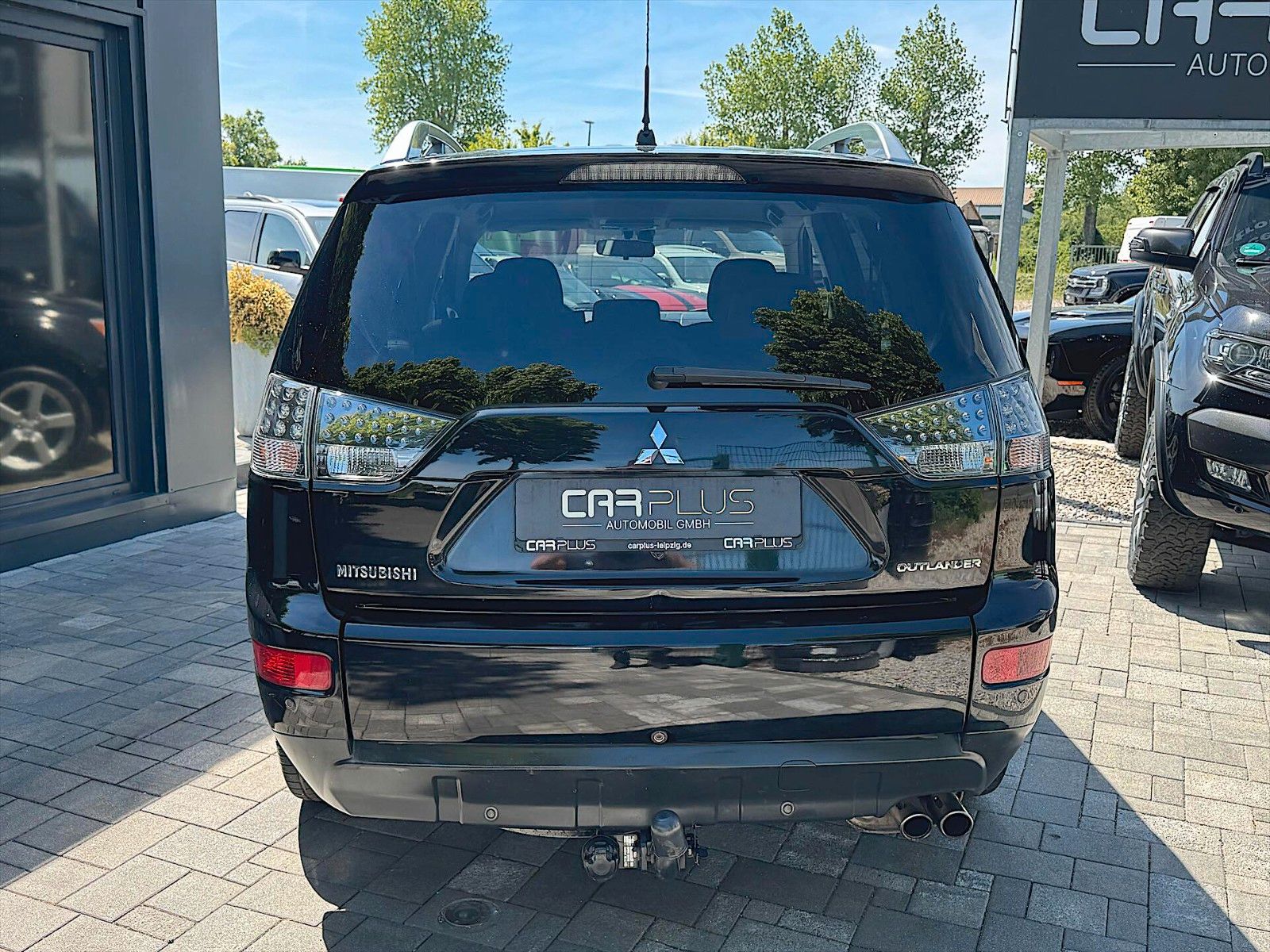 Fahrzeugabbildung Mitsubishi Outlander 2.2 DI-D Intense 4x4 4WD *7 Sitze*