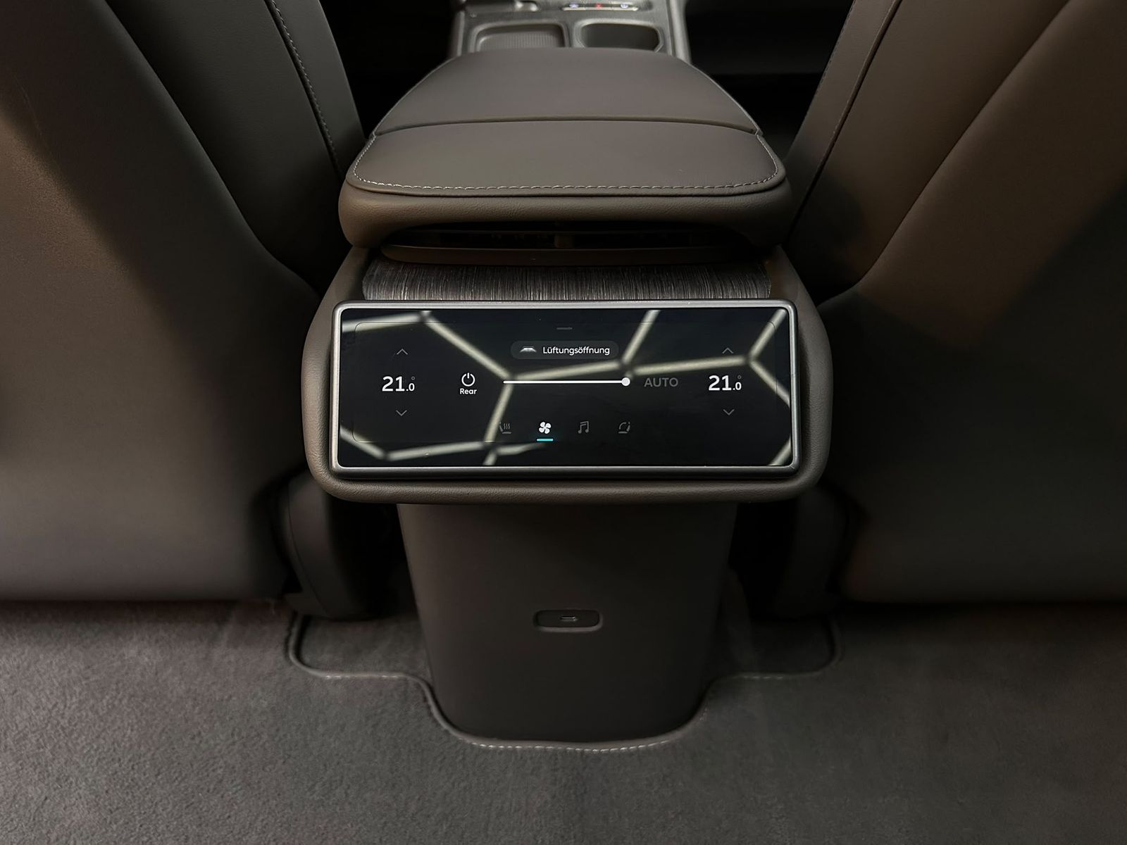 Fahrzeugabbildung NIO ET7 AWD BATTERI INKL PANO+HEAD+360+ACC+LED+AHK+