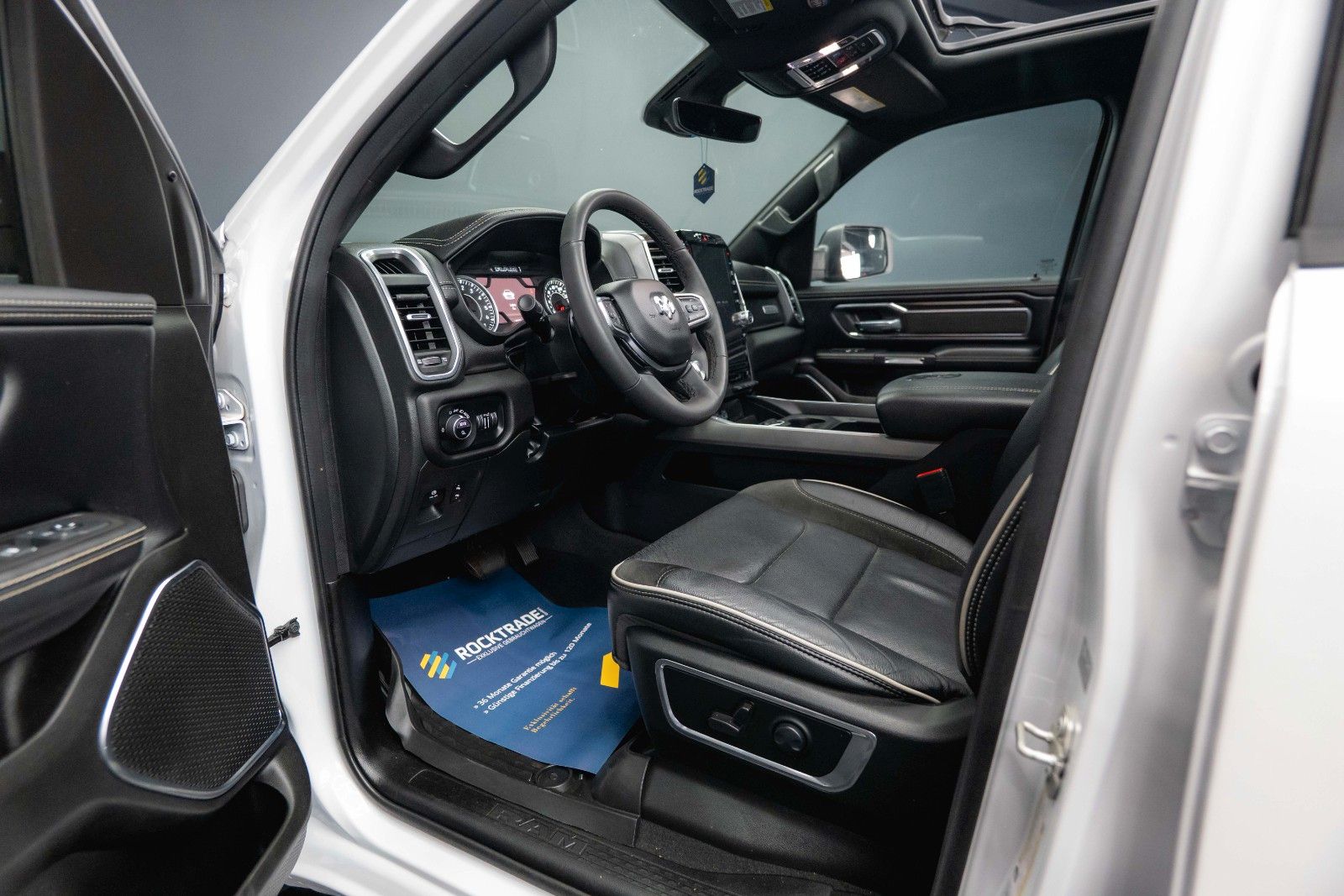 Fahrzeugabbildung Dodge RAM 3.0 MY 25 TWIN TURBO LARAMIE Night Pano ACC