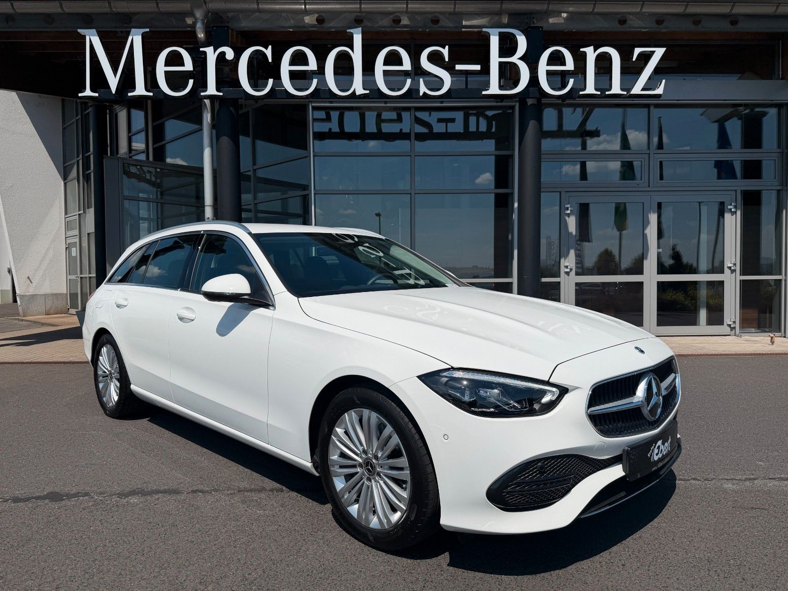 Fahrzeugabbildung Mercedes-Benz C 200 T Avantgarde+RKamera+AHK+AmbientePrem+