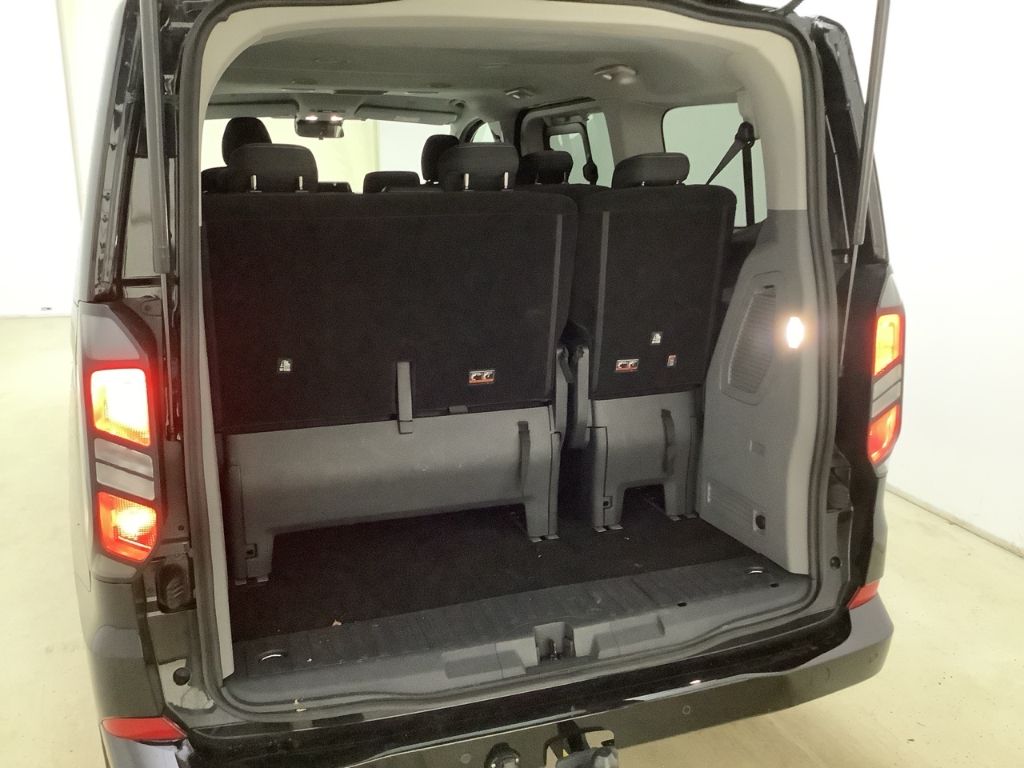 Fahrzeugabbildung Ford Tourneo Custom 320 L1 Titanium FWD Titanium