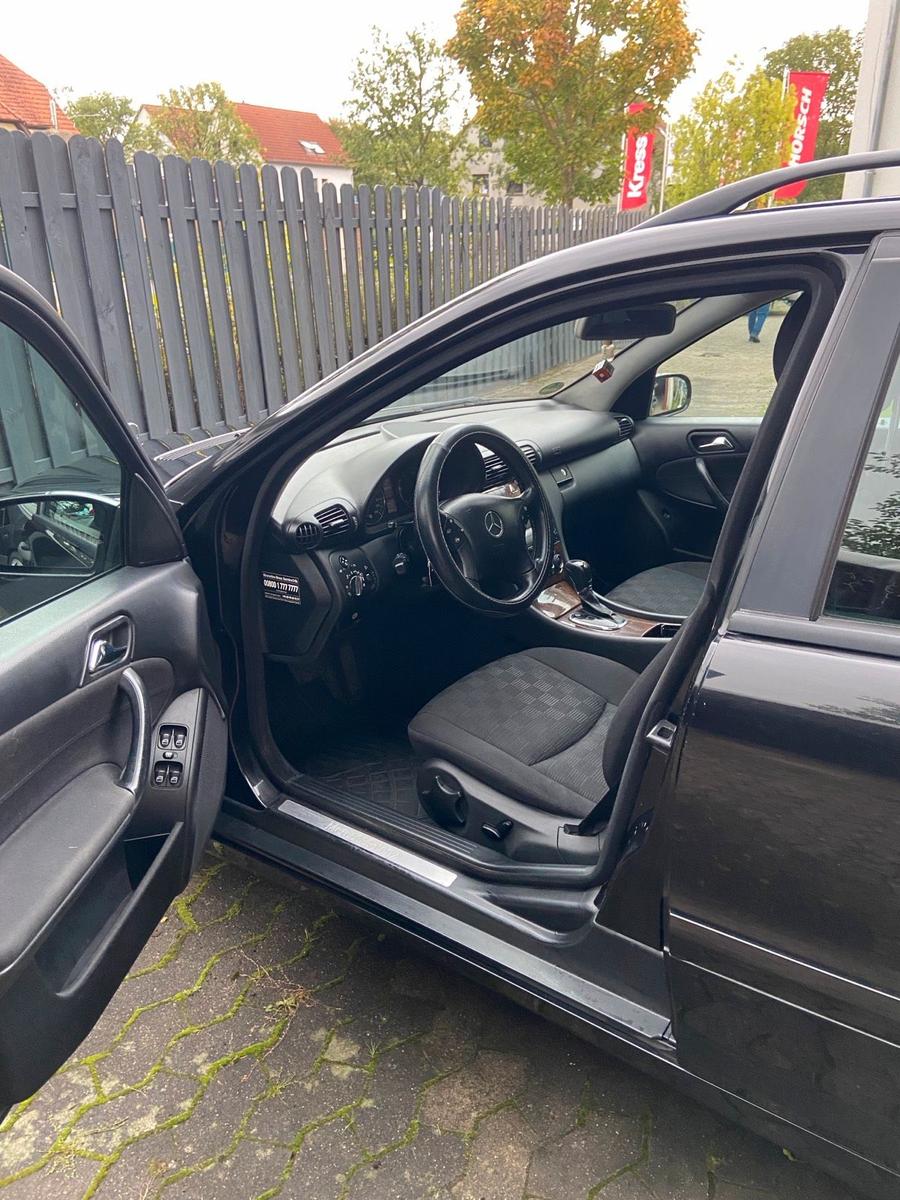 Mercedes-Benz C220 2006 — photo 8
