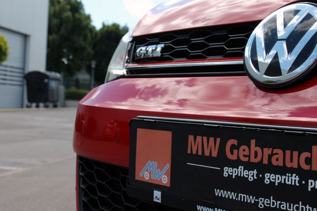 Fahrzeugabbildung Volkswagen Golf VII GTI 2.0 TSI DSG Pano Navi ACC LED Sthzg