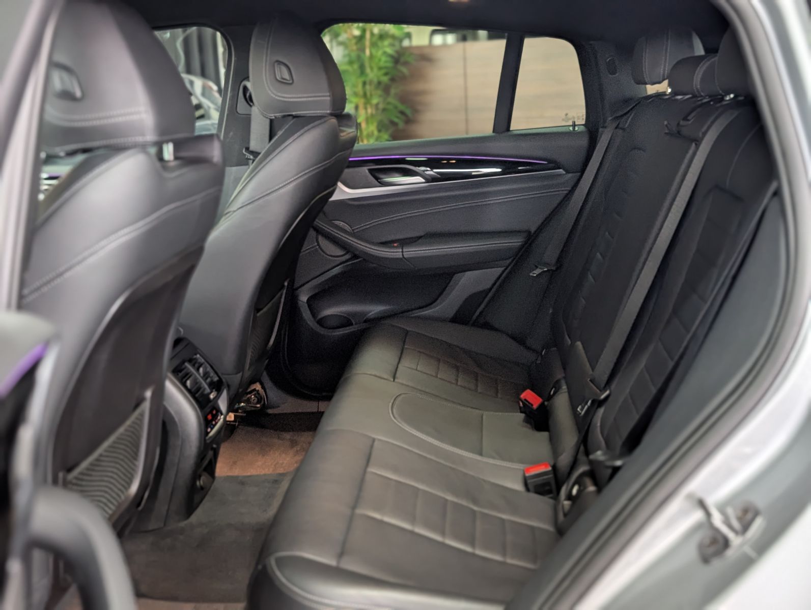 Fahrzeugabbildung BMW X4 xDrive 30 i xLine MSport Shadow PANO H&K VOLL