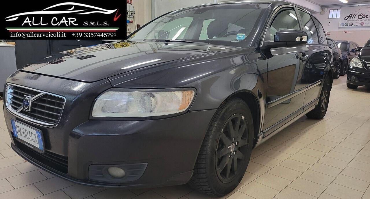 Volvo V50 2009 — rear view