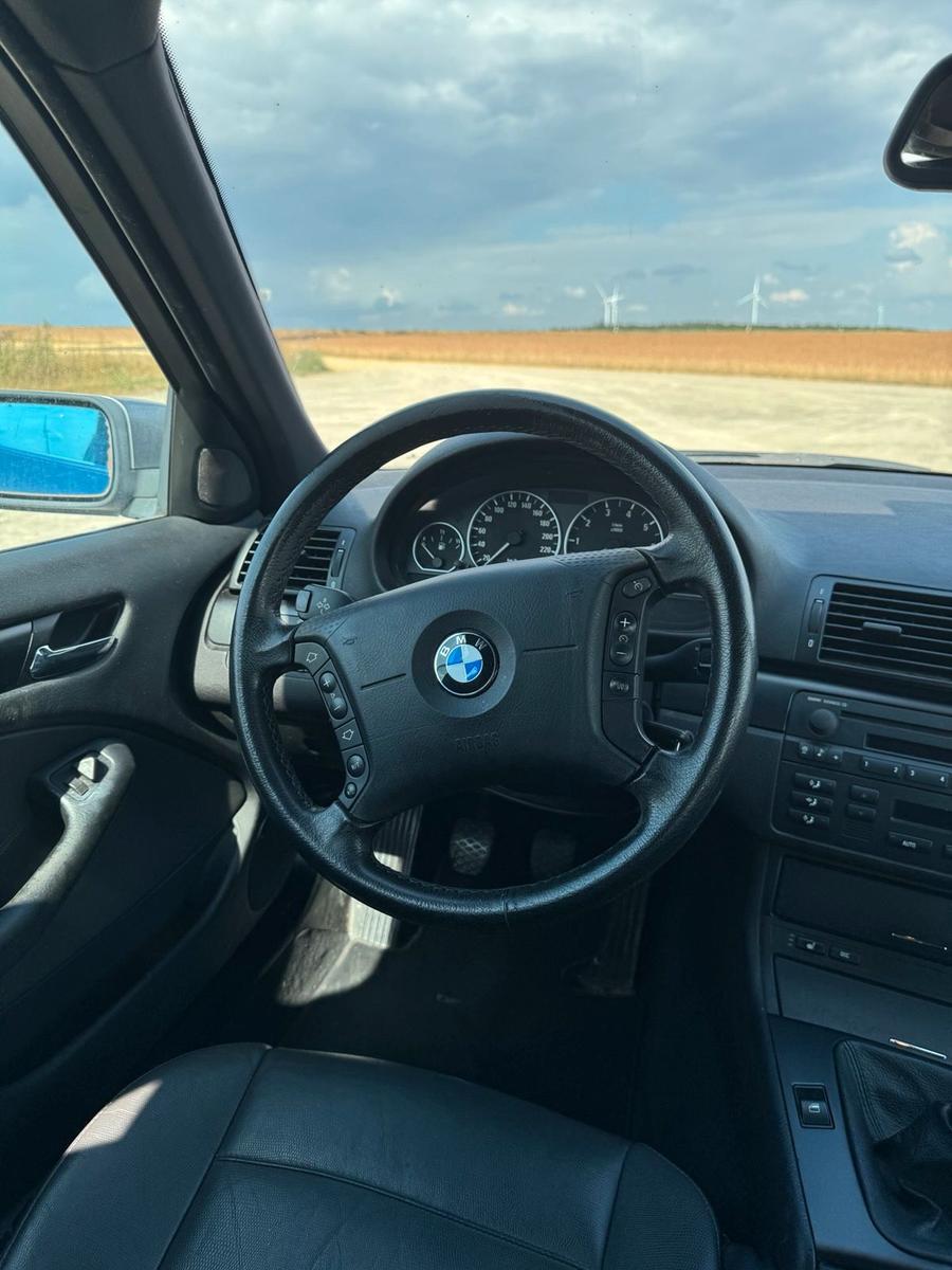 BMW 320 2004 — photo 8