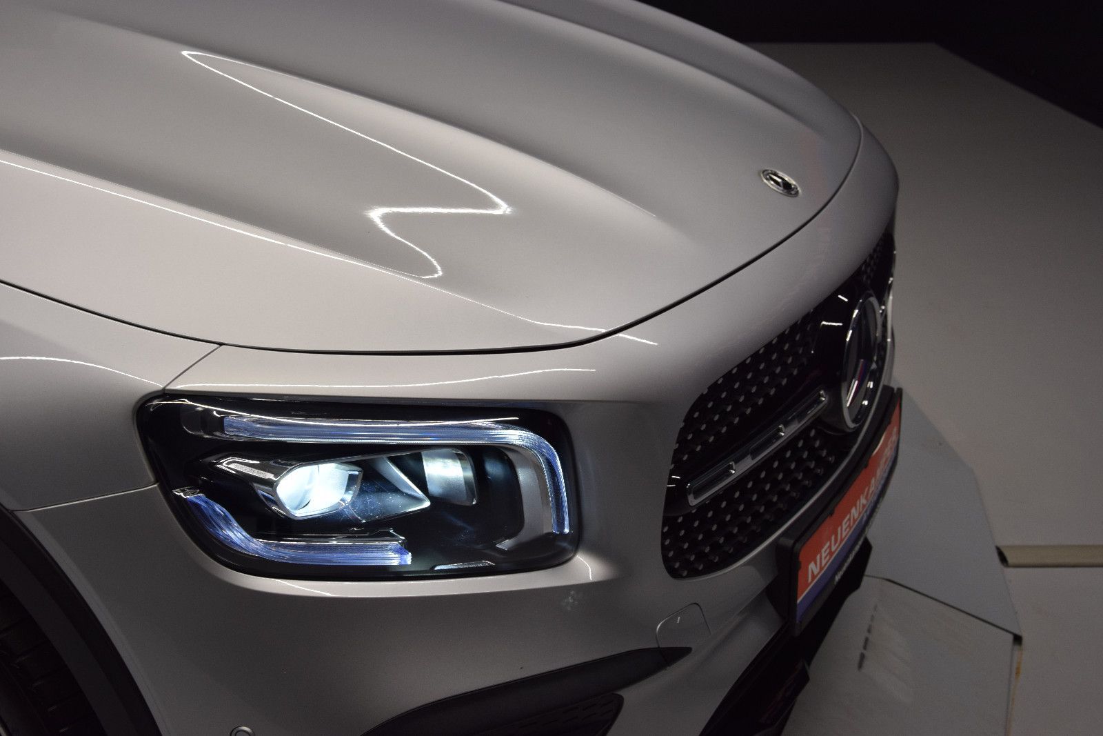 Fahrzeugabbildung Mercedes-Benz GLB 220 d AMG Line Pano. Kamera LED AHK 20 Zoll