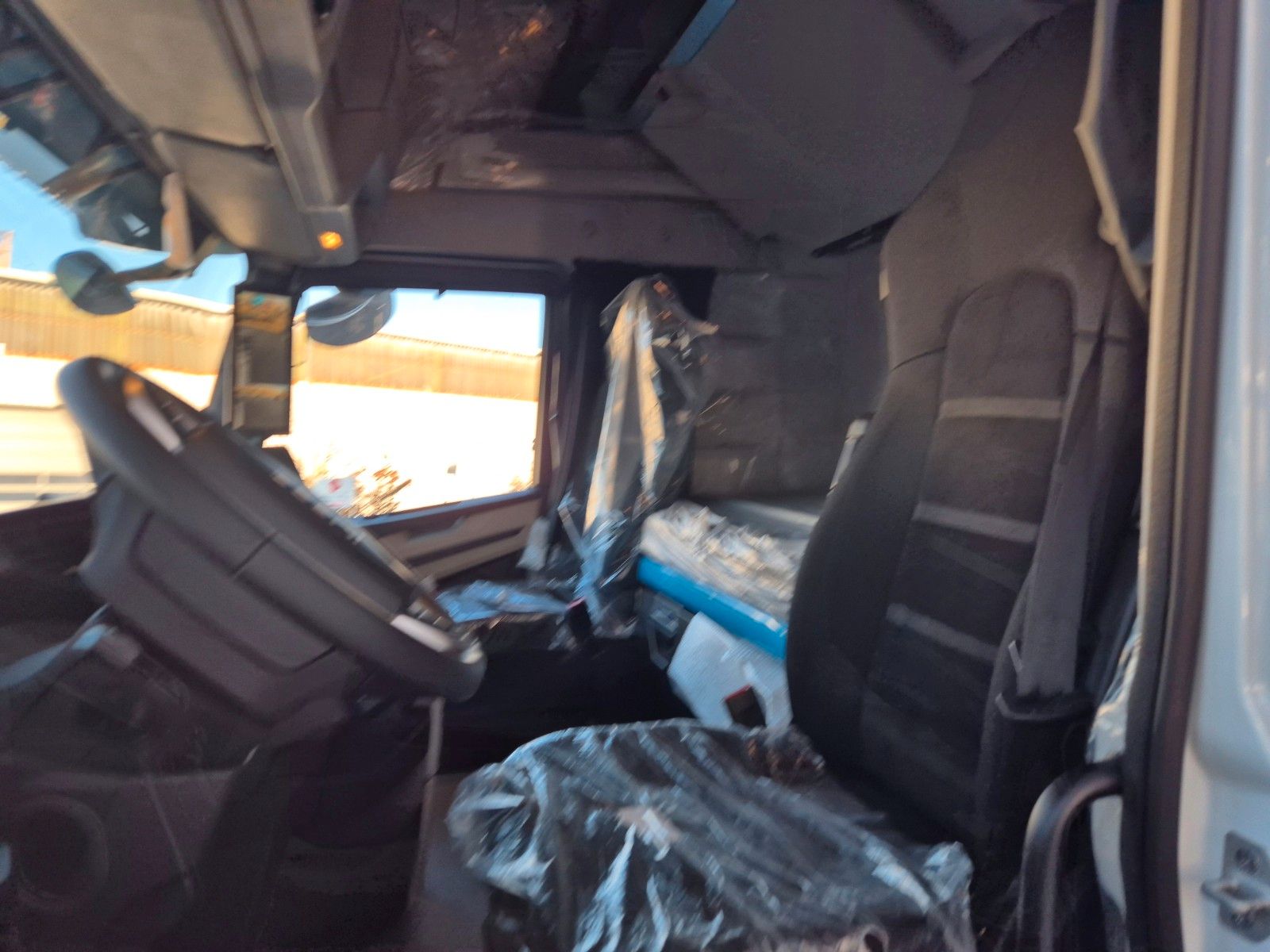 Fahrzeugabbildung Iveco AS260S58Y/FS CM 6x2-4 BDF Intarder Standklima