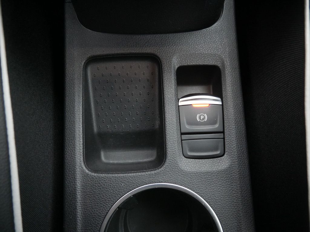 Fahrzeugabbildung Renault Captur Intens TCe 130 SHZ KAMERA NAVI AHK LED