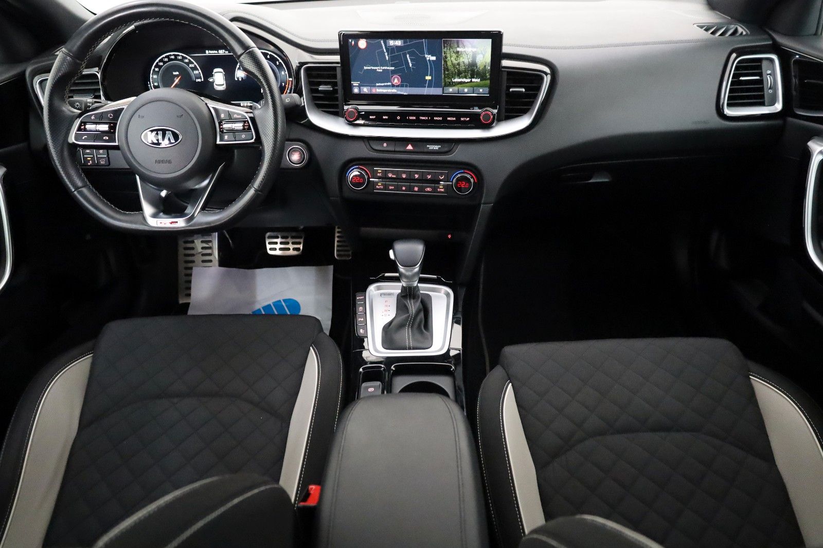 Fahrzeugabbildung Kia ProCeed GT-line,Navi,LED,SH,ACC,Keyless,Panorama