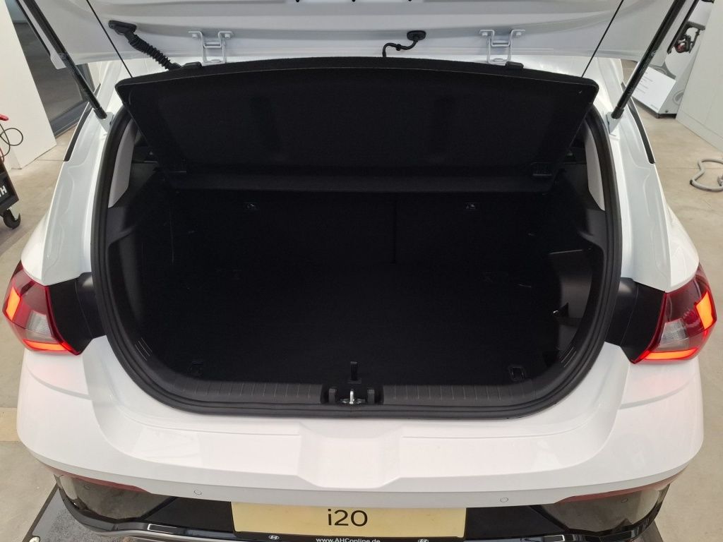 Fahrzeugabbildung Hyundai i20 FL (MY25) 1.0 T-GDI (100 PS) 6-MT 2WD Prime