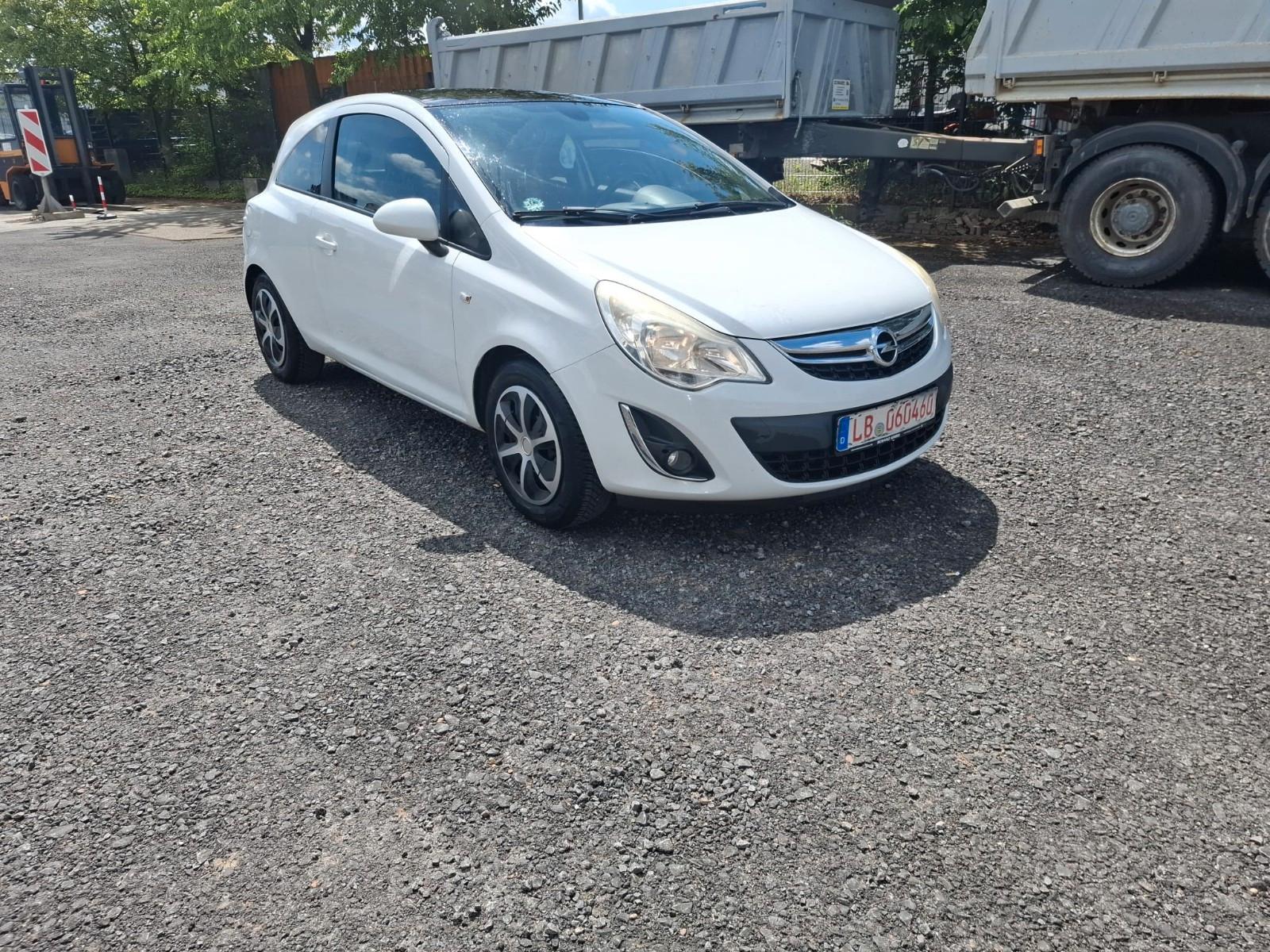 Opel Corsa D Color Edition
