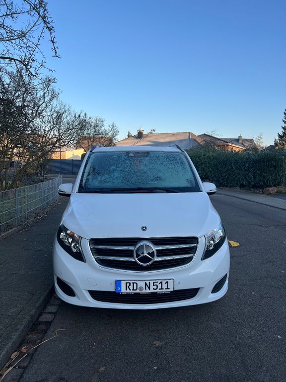 Mercedes-Benz V 220