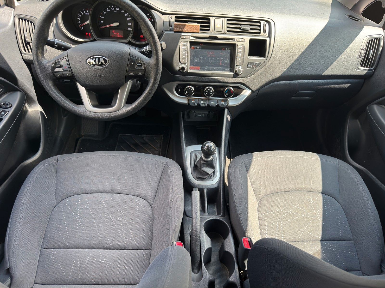 Fahrzeugabbildung Kia Rio Edition 7 Klima/Navi/Kamara/TÜV NEU