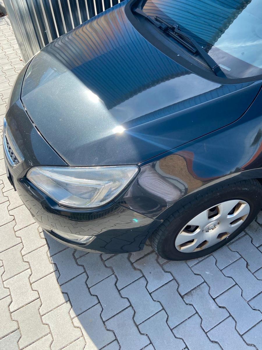 Opel Astra 2013 — салон