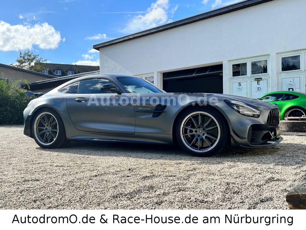 Mercedes-Benz AMG GT R