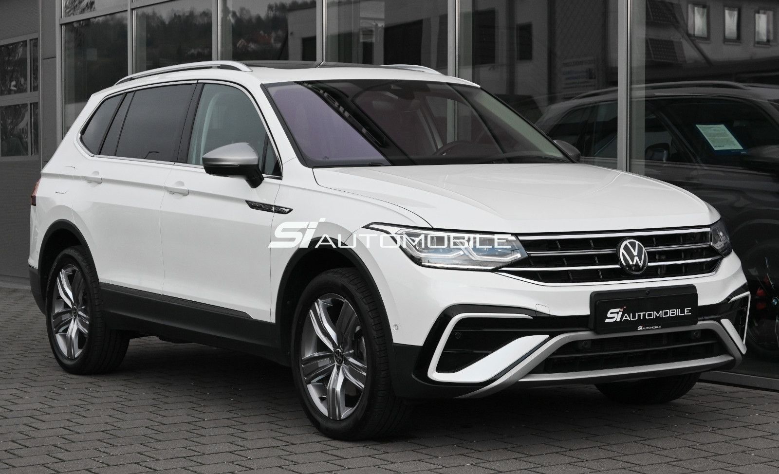 Fahrzeugabbildung Volkswagen Tiguan Allspace 2.0 TDI DSG 4M. °AHK°STHZ°PANO°