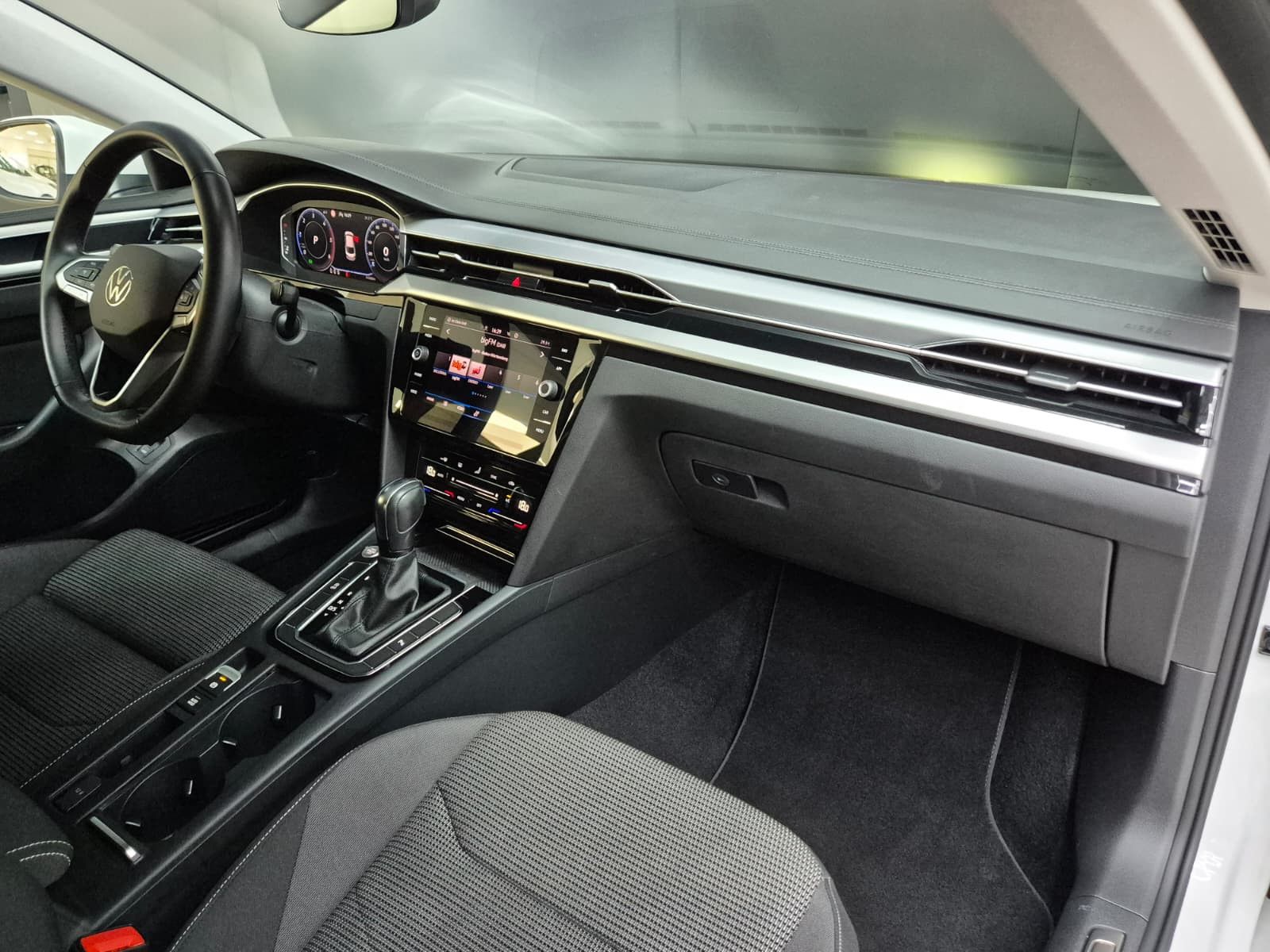 Fahrzeugabbildung Volkswagen Arteon 2.0 TDI DSG >VIRTU+NAVI+SHZ+LED+PDC+ACC+