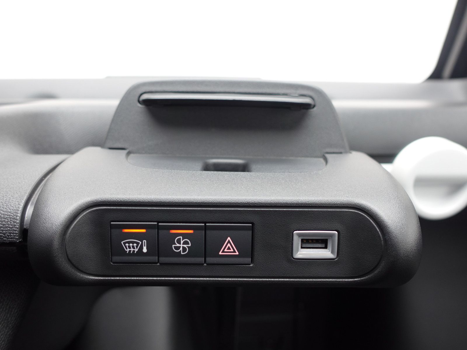Fahrzeugabbildung Opel Rocks-e Klub,Glasdach,Heizung,USB,LED,Radblenden