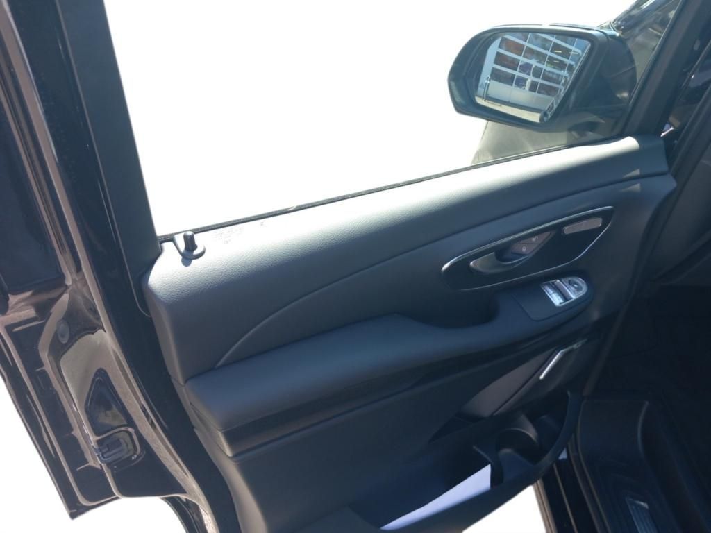 Fahrzeugabbildung Mercedes-Benz V 300 d 4M lang AMG*Pano*AHK*Airmatic*Navi*LED*