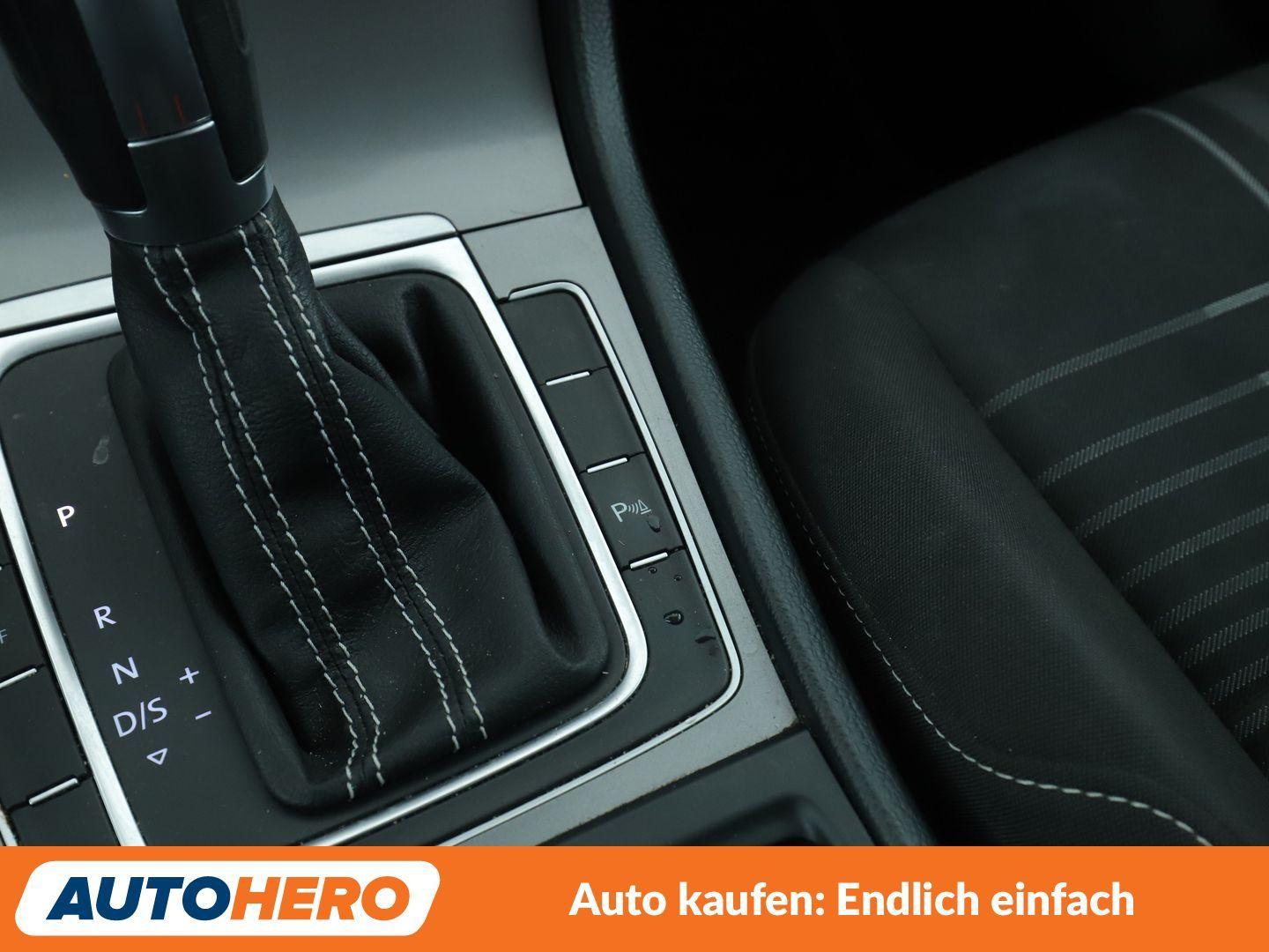 Volkswagen Golf VII 1.2 TSI Lounge Aut.*NAV*BI-XENON*TEMPO*