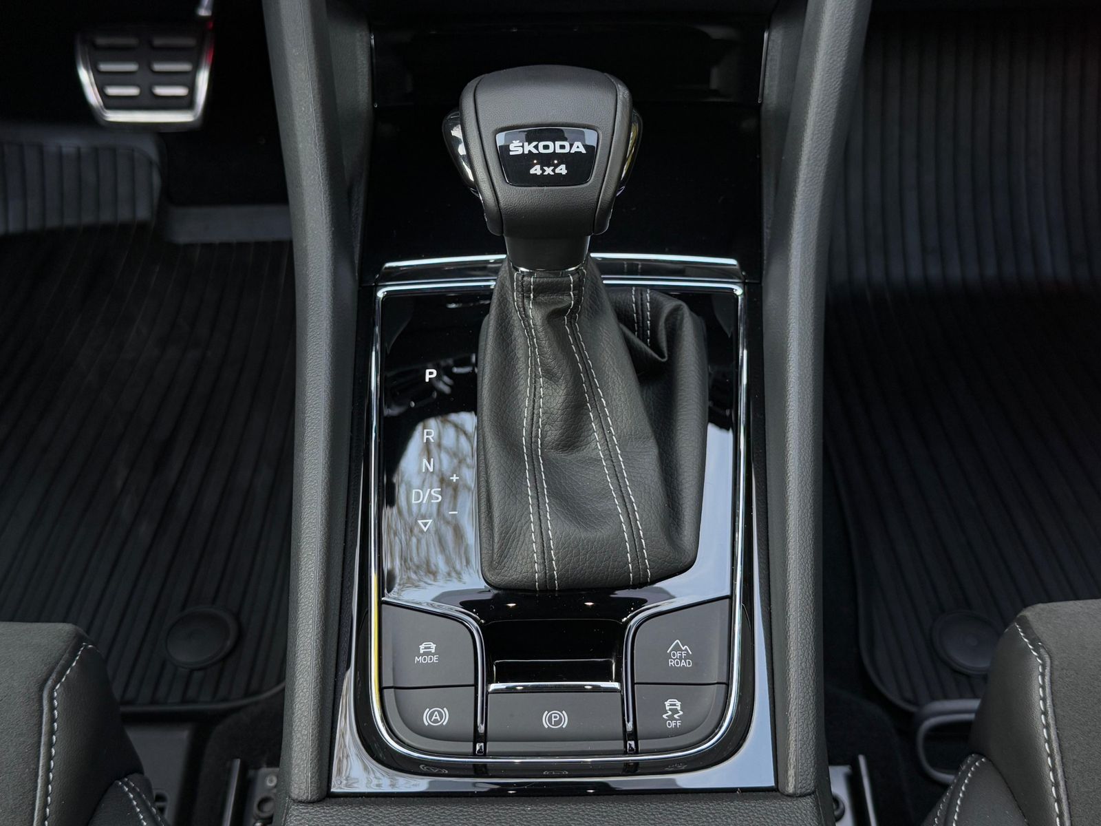 Fahrzeugabbildung SKODA Kodiaq 2.0 TSI 4x4 DSG Sportline MATRIX+SHZ+KAM+